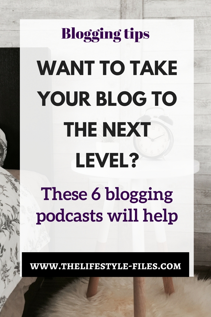The best blogging podcasts for bloggers / blogging tips / organizing / social media / marketing / podcasts / blogging help