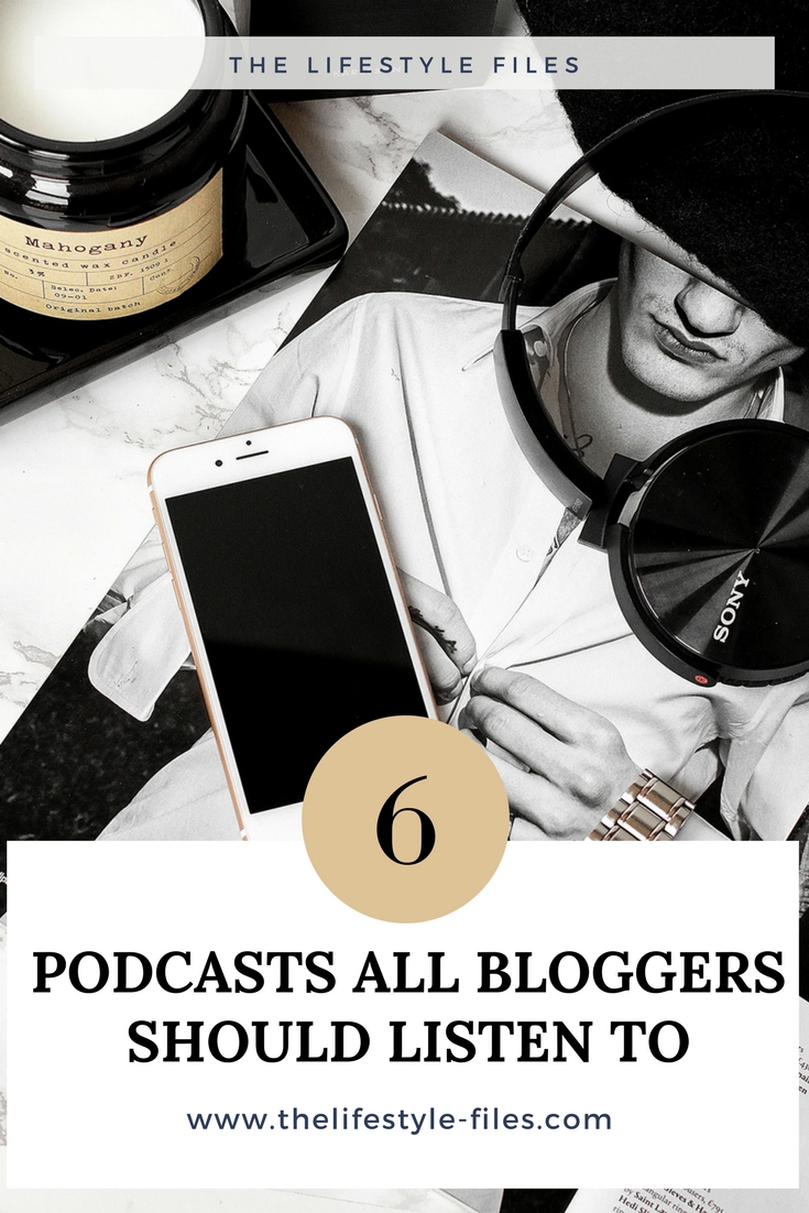 The best blogging podcasts for bloggers / blogging tips / organizing / social media / marketing / podcasts / blogging help