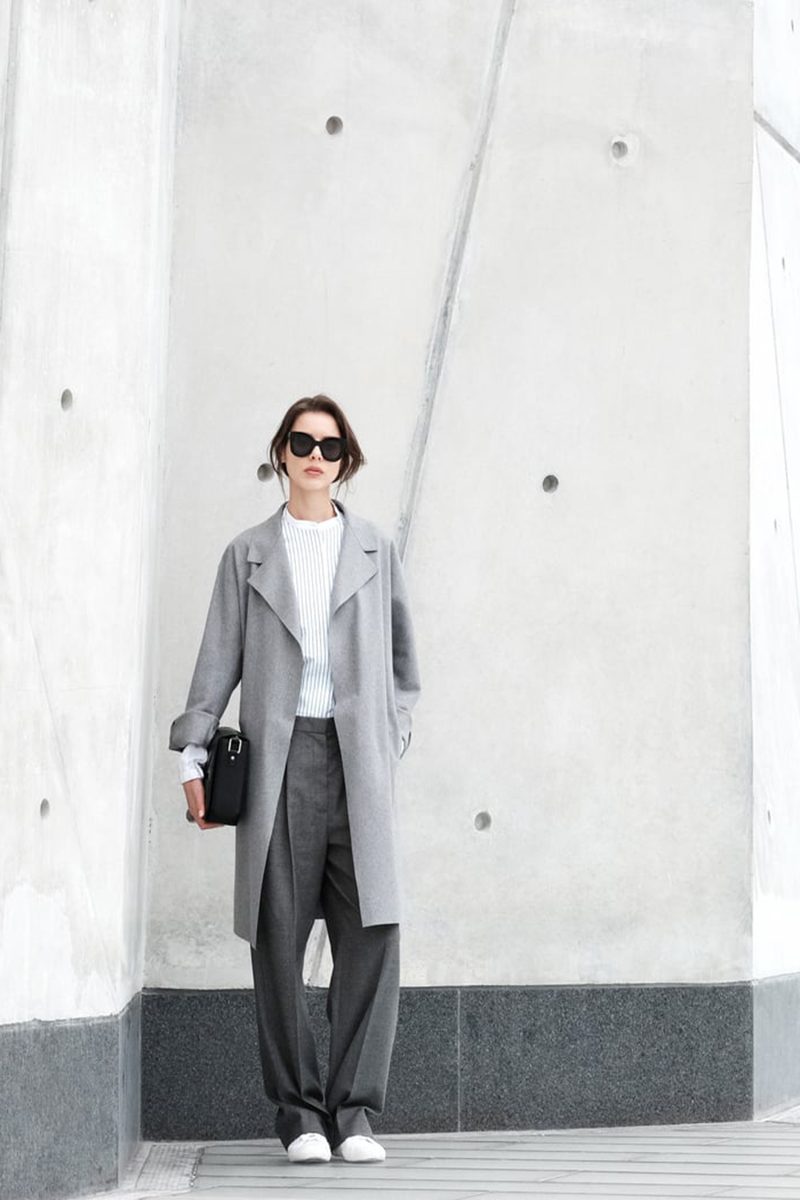 photo by @loisjyou / minimal / neutral / grey / beige / outfit